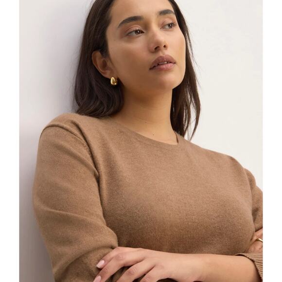 Everlane Women's Camel Crew Neck Sweater - Picture 2 of 9